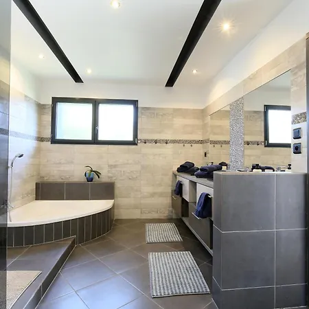 200m2 A 15 Min Du Centre De Toulouse Balma